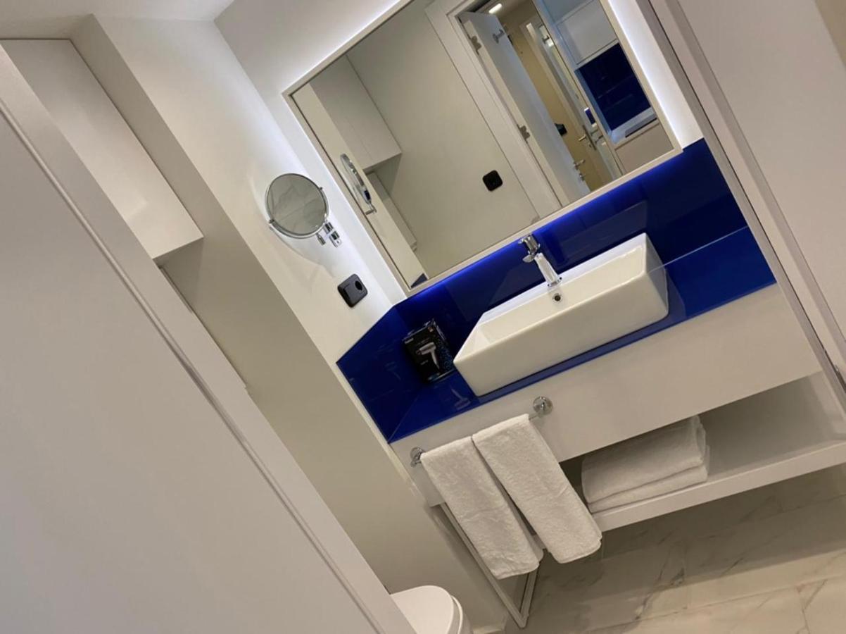 Orbi City Lux Apartment バトゥーミ エクステリア 写真