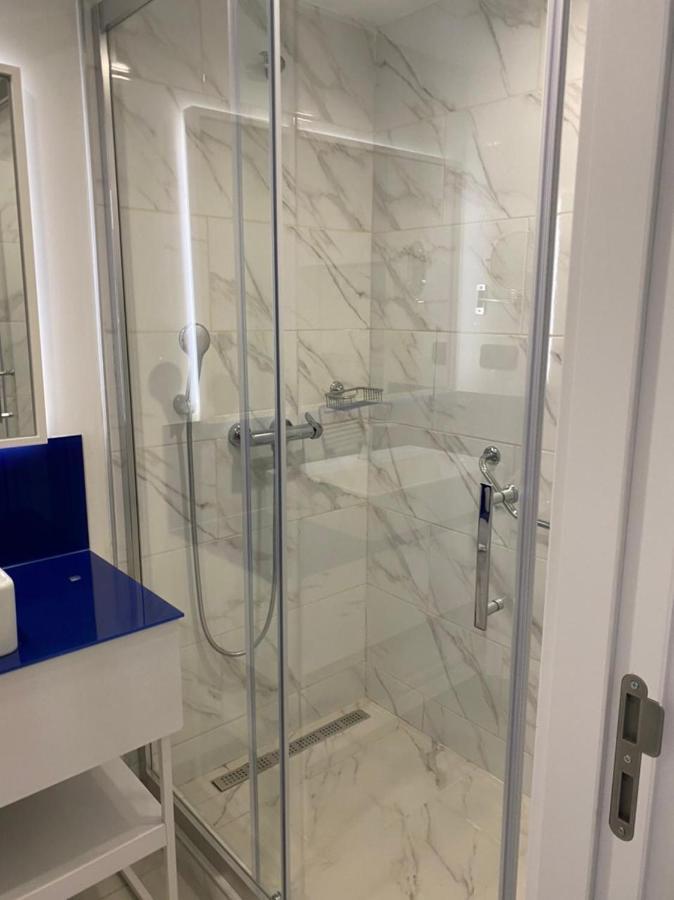 Orbi City Lux Apartment バトゥーミ エクステリア 写真