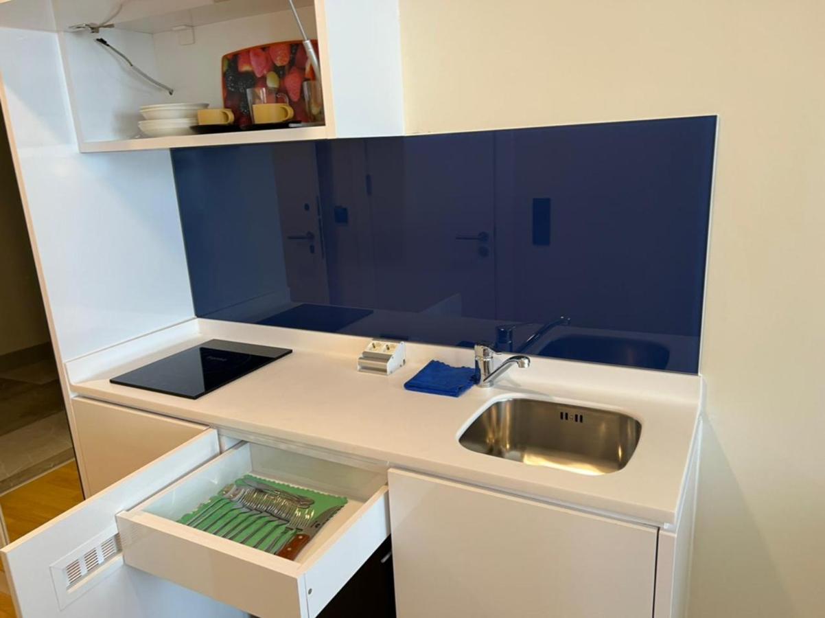 Orbi City Lux Apartment バトゥーミ エクステリア 写真